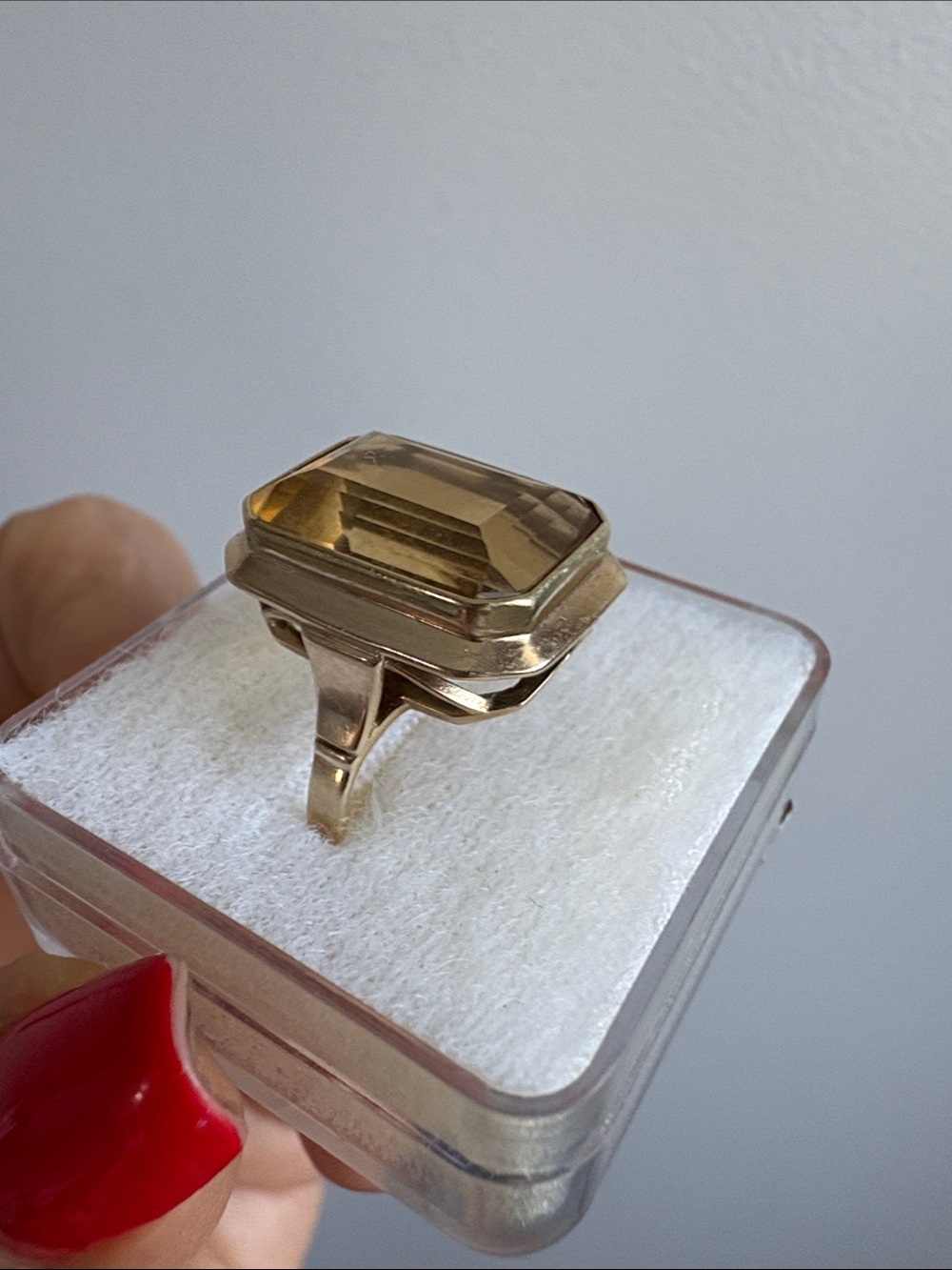 Gold 10K  Cocktail Ring with Citrine genuine Stone.